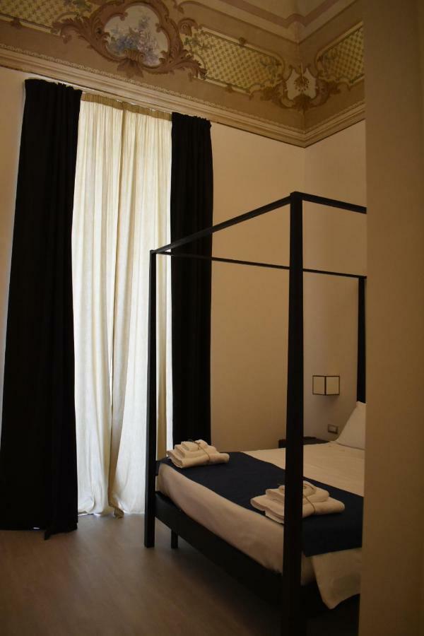 Gatto Bianco Duchessa Bed and Breakfast Bari Exteriör bild
